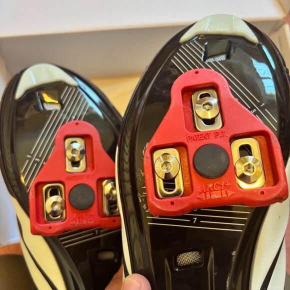 Peloton sz 43 almost new - Picture 3 of 3